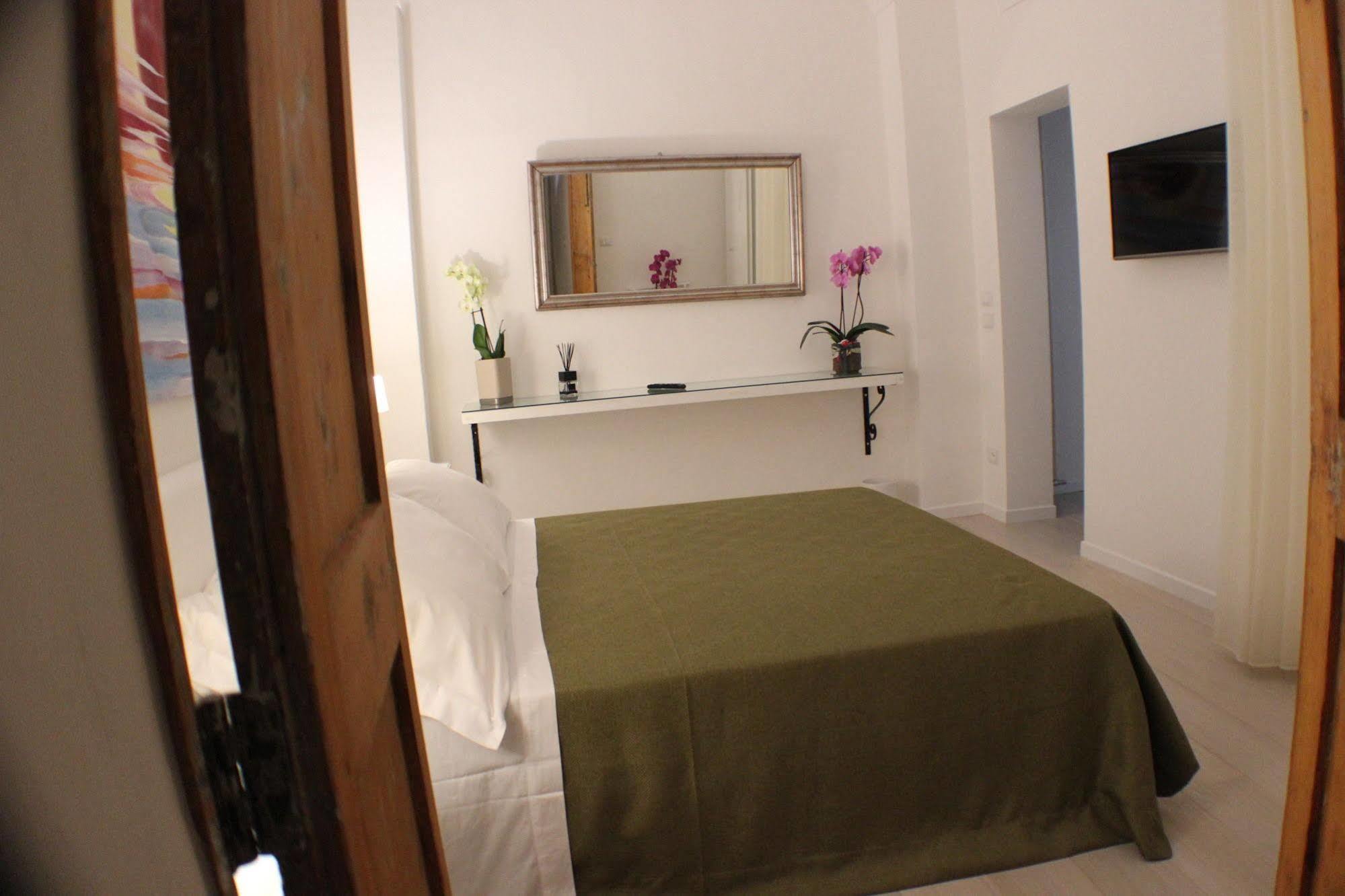 La Finestra Sul Convitto B&B Λέτσε Εξωτερικό φωτογραφία